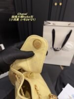 CHANEL small Handbag yellow - 图片 11