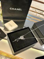 Bouton de Camélia transformable necklace - 图片 16