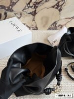 Loewe Cowhide leather black - 图片 9
