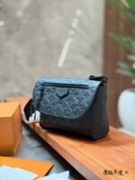 LV PULSE Black Knight Messenger Bag - 图片 6