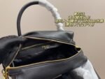 Prada Boston Pillow Bag - 图片 7