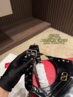 Valentino Studded Shoulder Bag - 图片 8