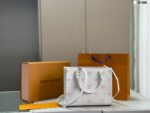 LV Onthego Tote Bag